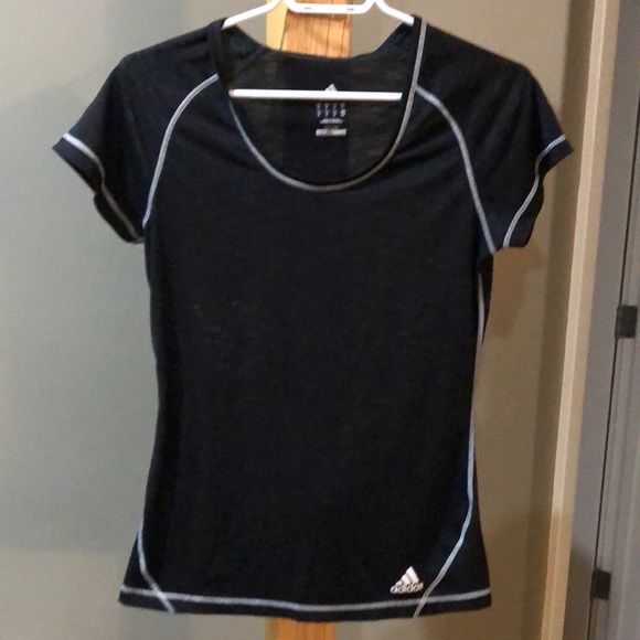 Tops - Adidas workout athletic t-shirt